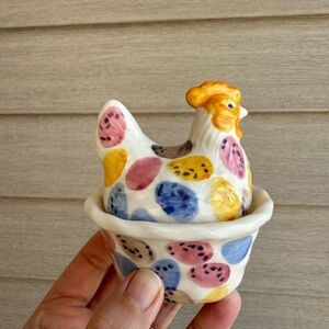 Emma Bridgewater Hen on a Nest- hand painted